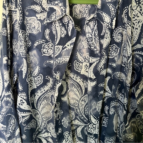 Vintage Red and Cream Paisley Design - Picture 2 of 6